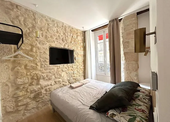 Louvre -Notre Dame 2Bd, 2Bath Ac